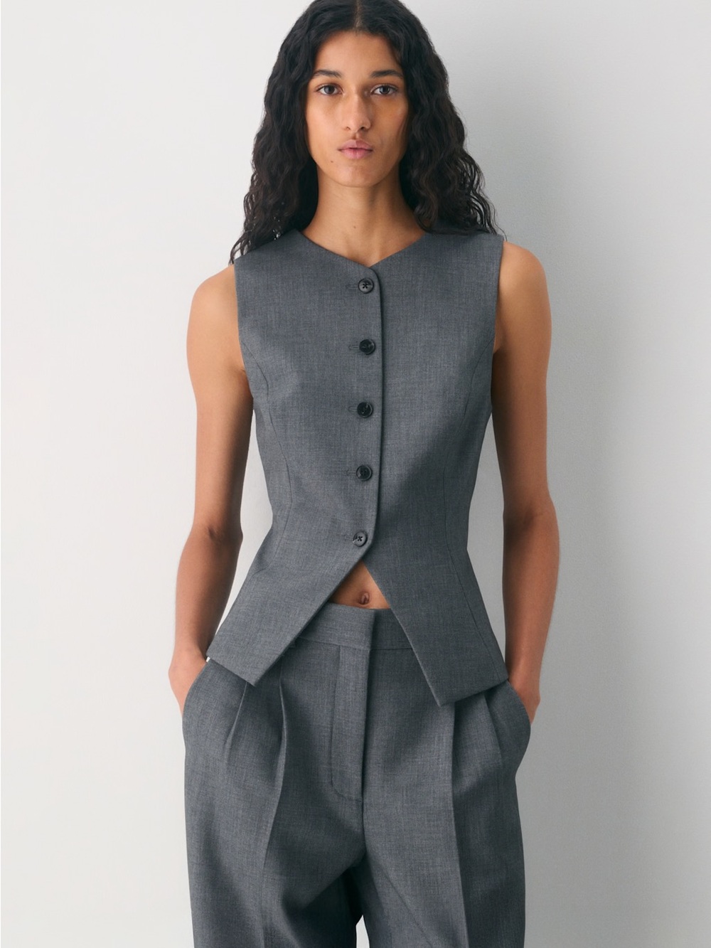 NWOT Aritzia Regal Vest Charcoal - Sleeveless Tailored Vest